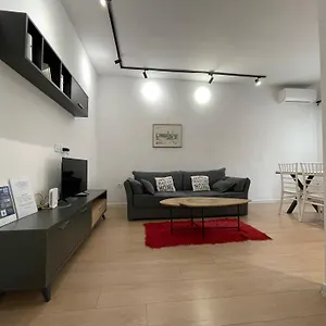enjoy-travel-central-modern-apartment.albaniahotels.org/