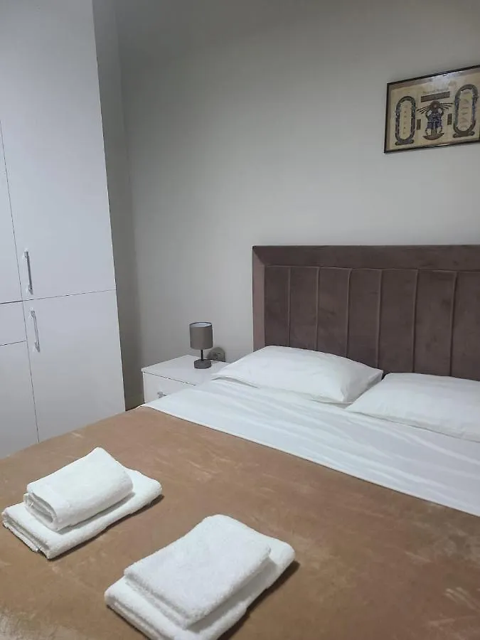 Home Inn Apartaments Tirana Apartment