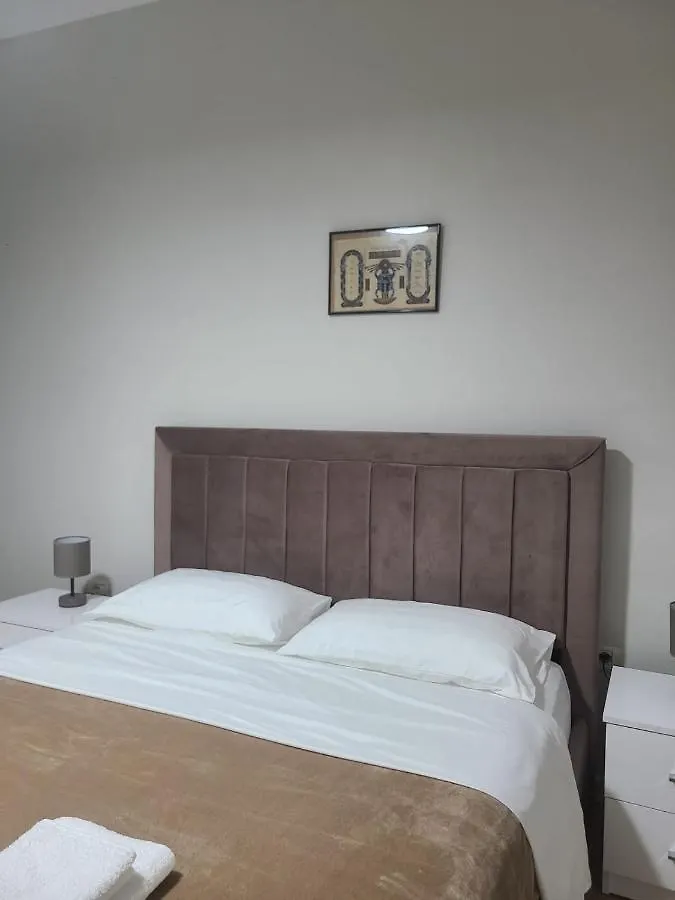 Home Inn Apartaments Tirana Apartment